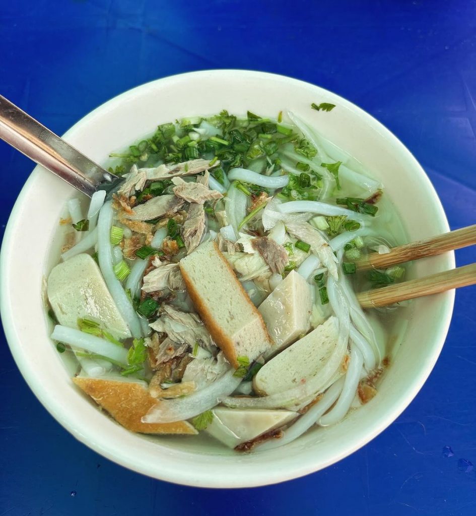 Tô bánh canh chả cá Phan Rang