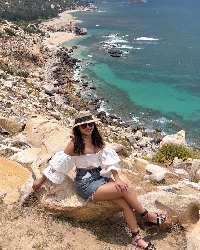 Bờ đá ven biển Ninh Thuận