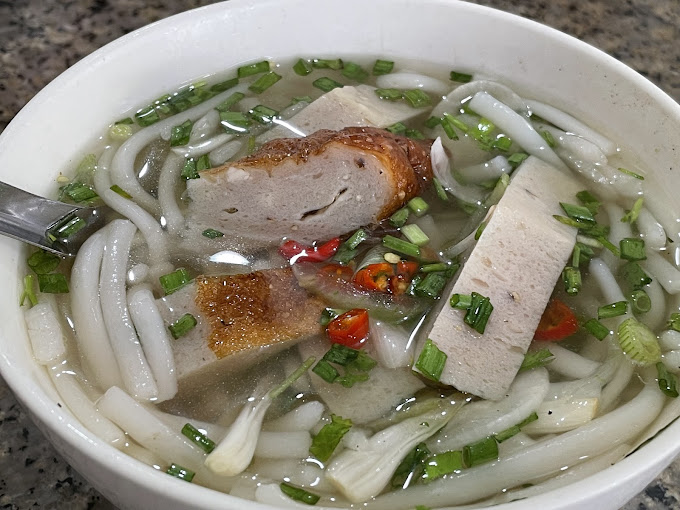 Tô bánh canh chả cá giản dị