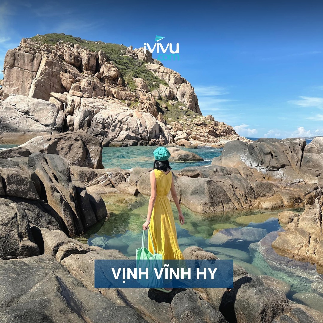 Biển Vĩnh Hy trong xanh