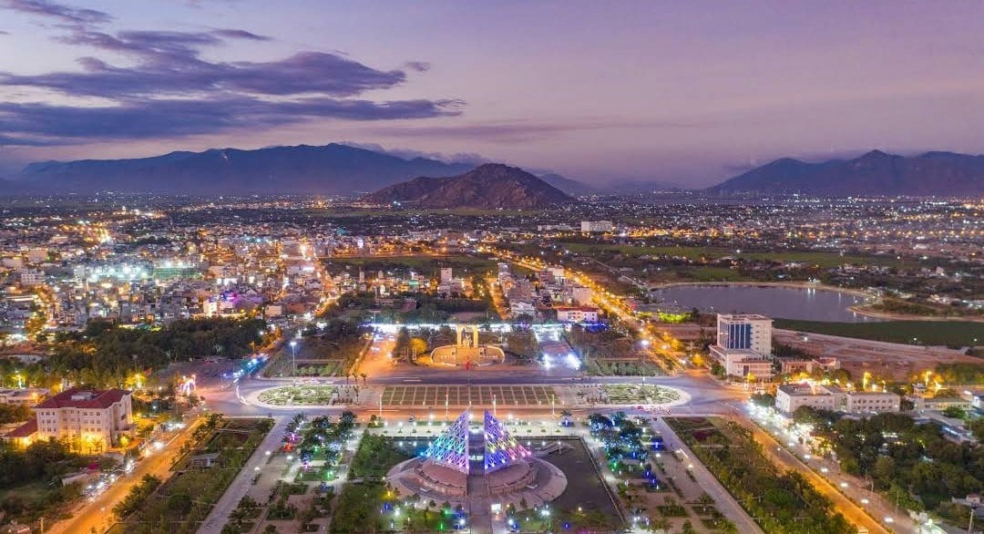 Quảng trường 16/4 nhìn từ trên cao